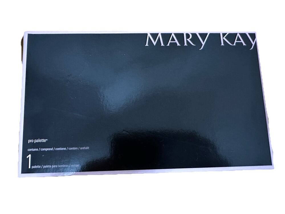 MARY KAY *NEW* Pro Palette Unfilled Customizable Magnetic Beauty Essential